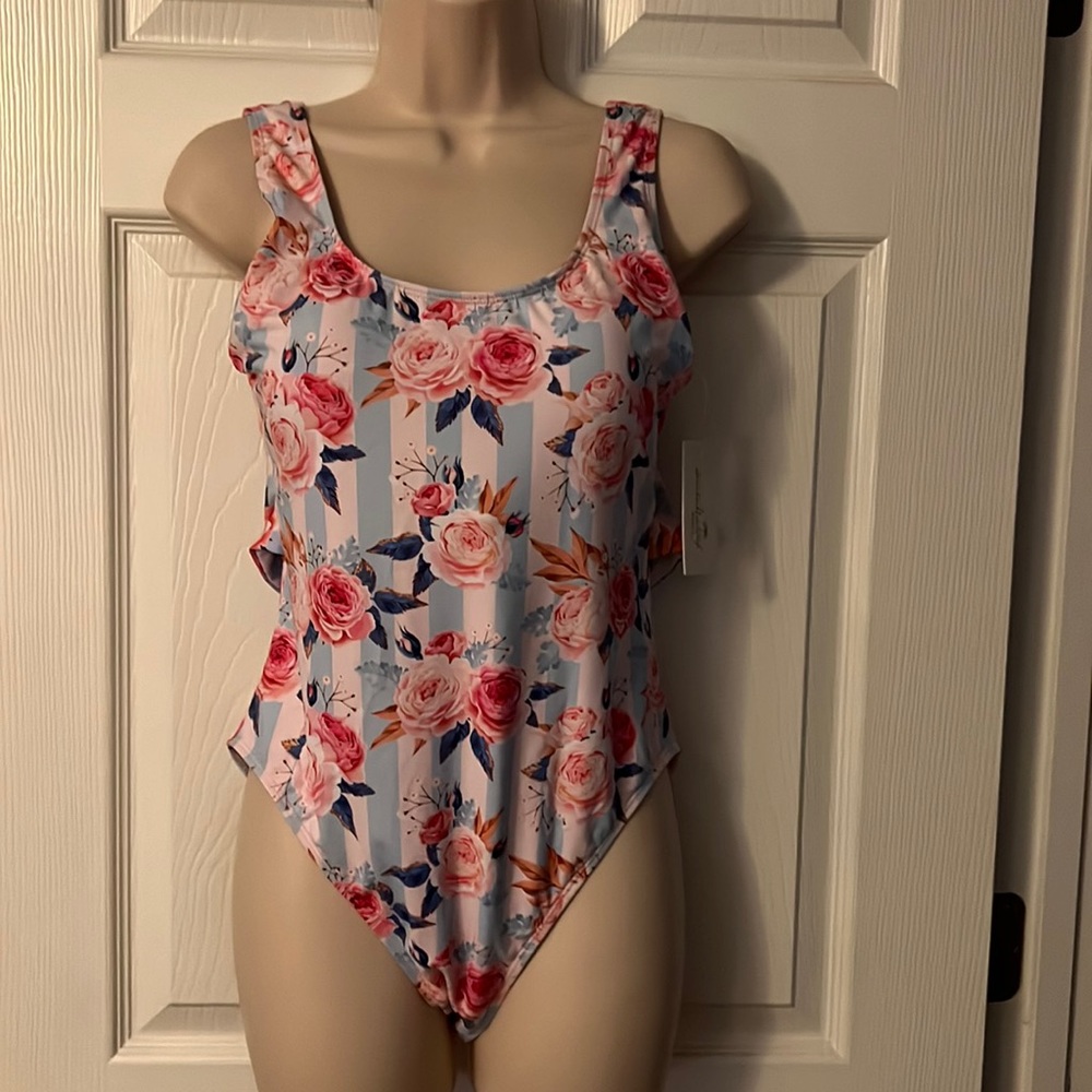 Beach Joy one piece floral stripe swimsuit size large